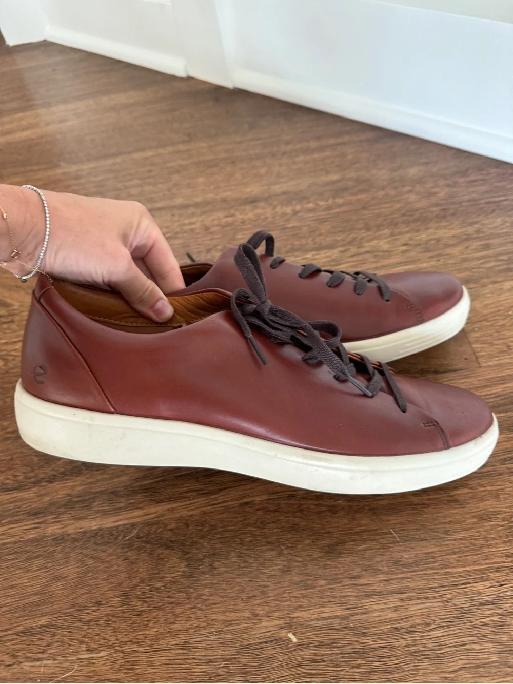 Ecco smooth chestnut